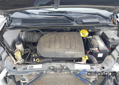 2016 Chrysler Town & Country Touring из США, поврежденный, VIN 2C4RC1BG3GR228962